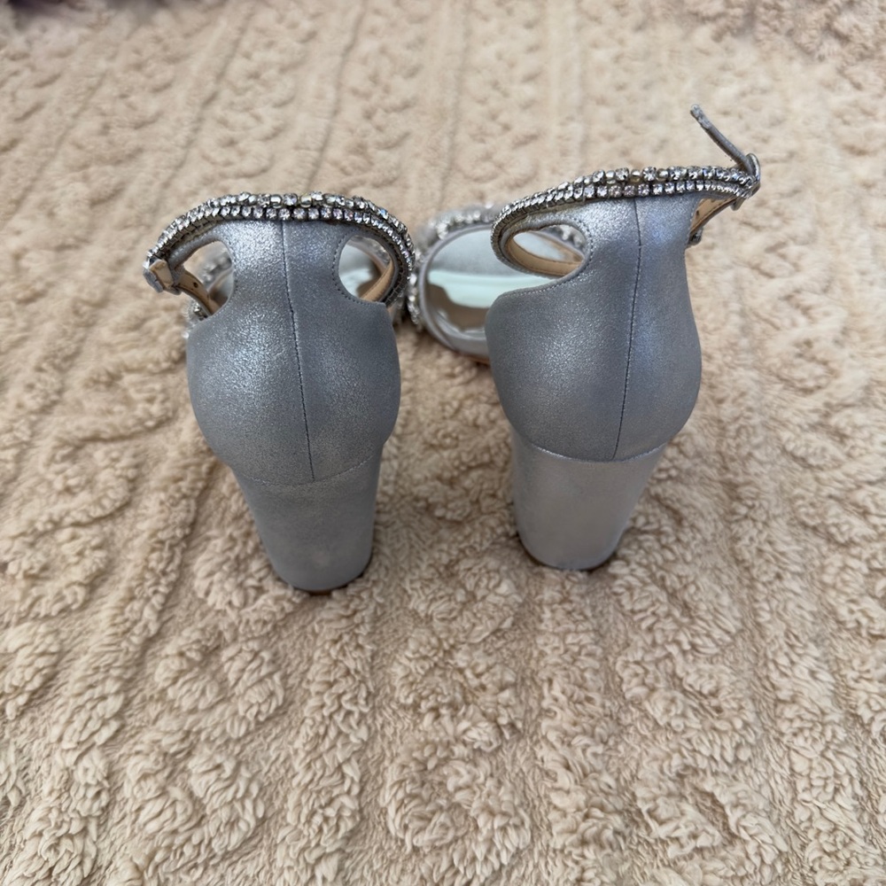 Badgley Mischka Silver Crystal Women's Heels Sz 7. - Picture 7 of 9